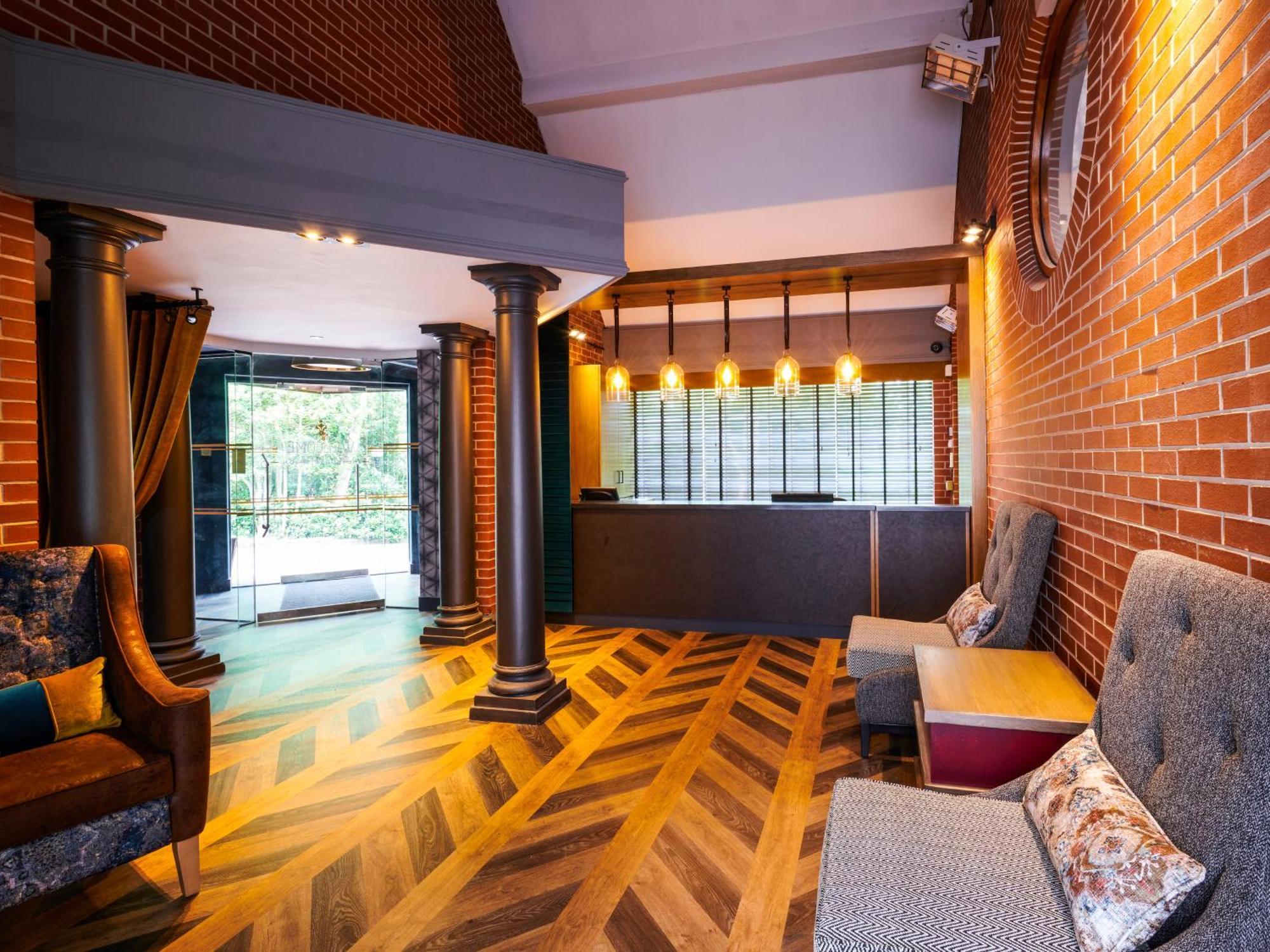 רוצ'דייל The Royal Toby Hotel מראה חיצוני תמונה