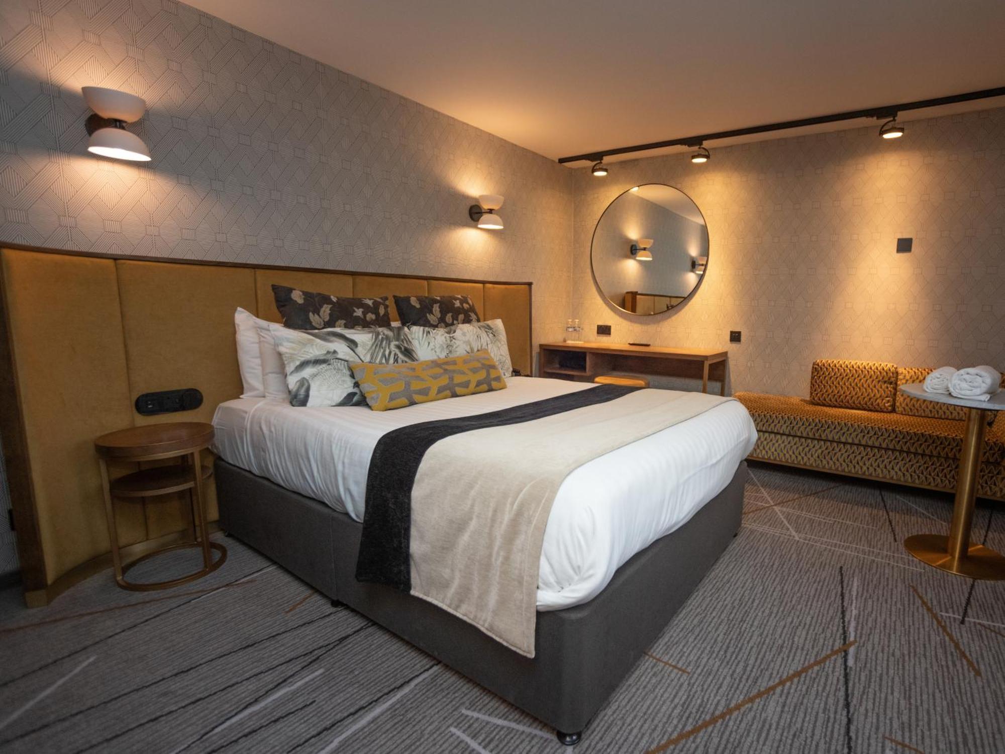 רוצ'דייל The Royal Toby Hotel מראה חיצוני תמונה