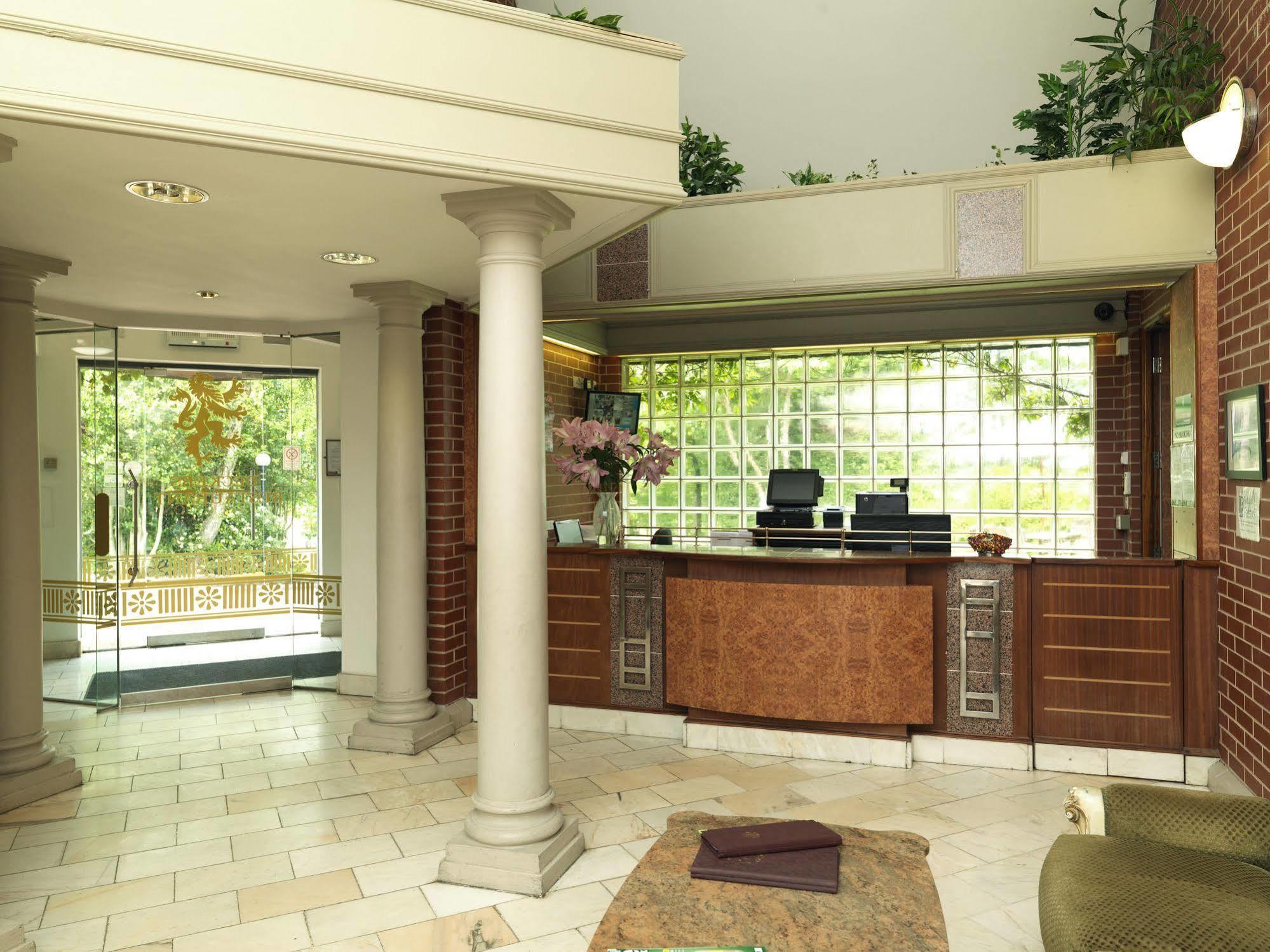 רוצ'דייל The Royal Toby Hotel מראה חיצוני תמונה